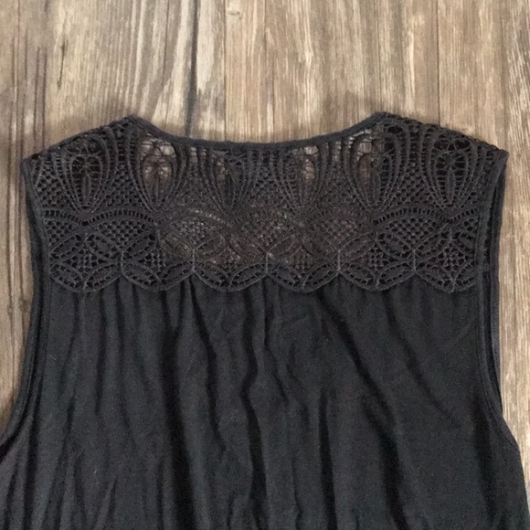 Cliche Couture Black Sleeveless V-neck Stretchy Top Lace-like Detailing - Picture 4 of 7